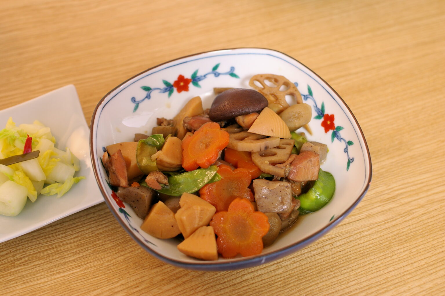器に盛られた筑前煮の料理例